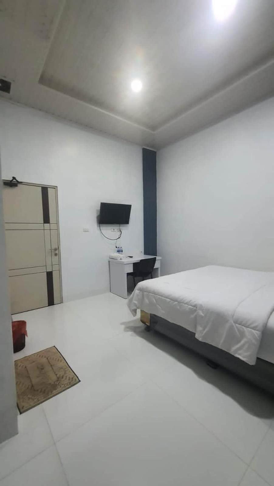 Hotel Spot On 92481 Modena Syariah Near Sd Negeri