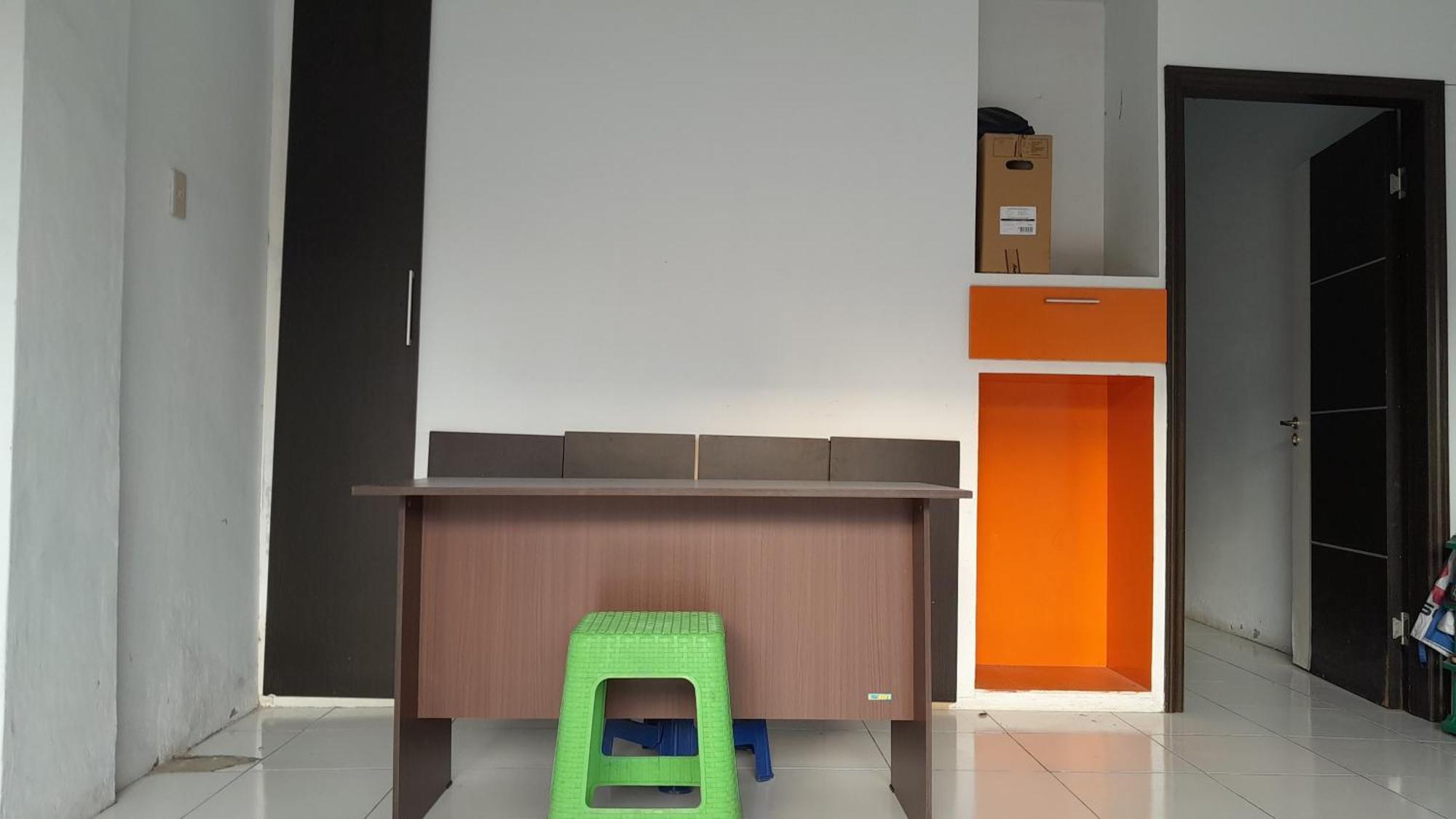 Spot On 92481 Modena Syariah Near Sd Negeri 2* Medan