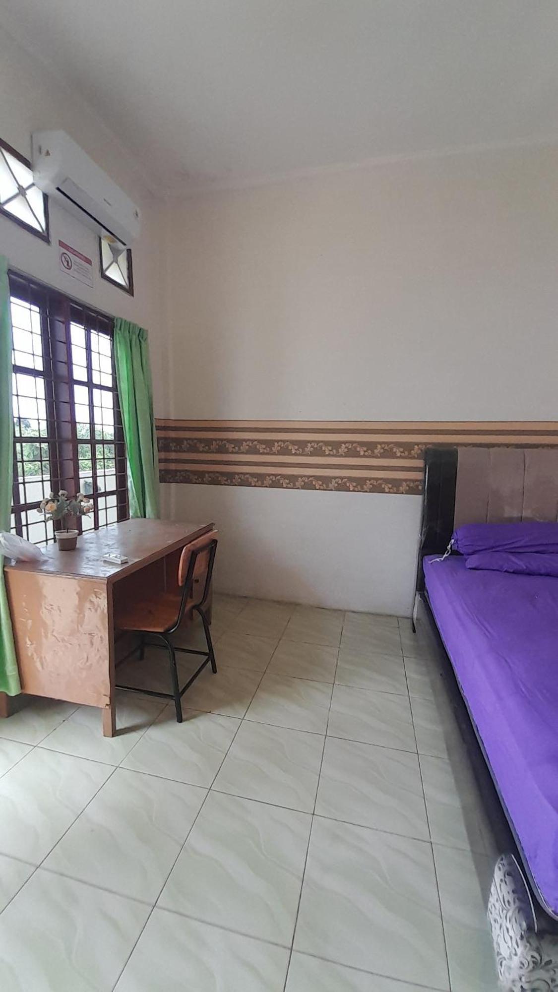 Hotel Spot On 92481 Modena Syariah Near Sd Negeri 2*